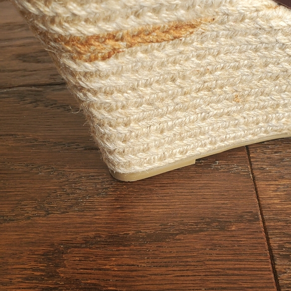 Burberry - Picture 4 of 10